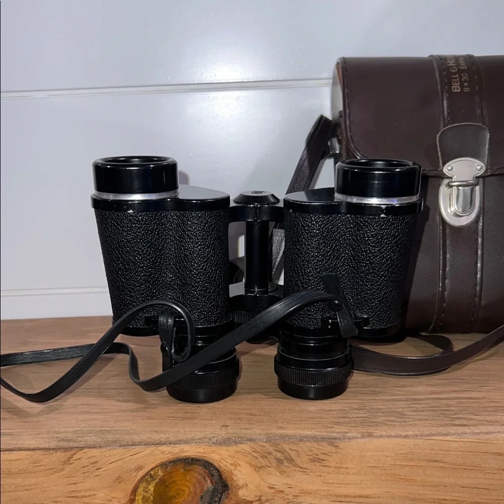Vintage Bell & Howell 8 X 30 Binoculars with Brown Leather Case - Picture 8 of 16